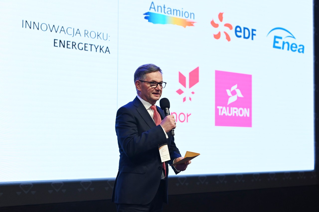 Dariusz Jasak, Prezes Zarządu SEEN Technologie, wręczył Diamenty Innowacji w kategorii „Innowacja Roku – Energetyka” podczas Executive Innovation Forum